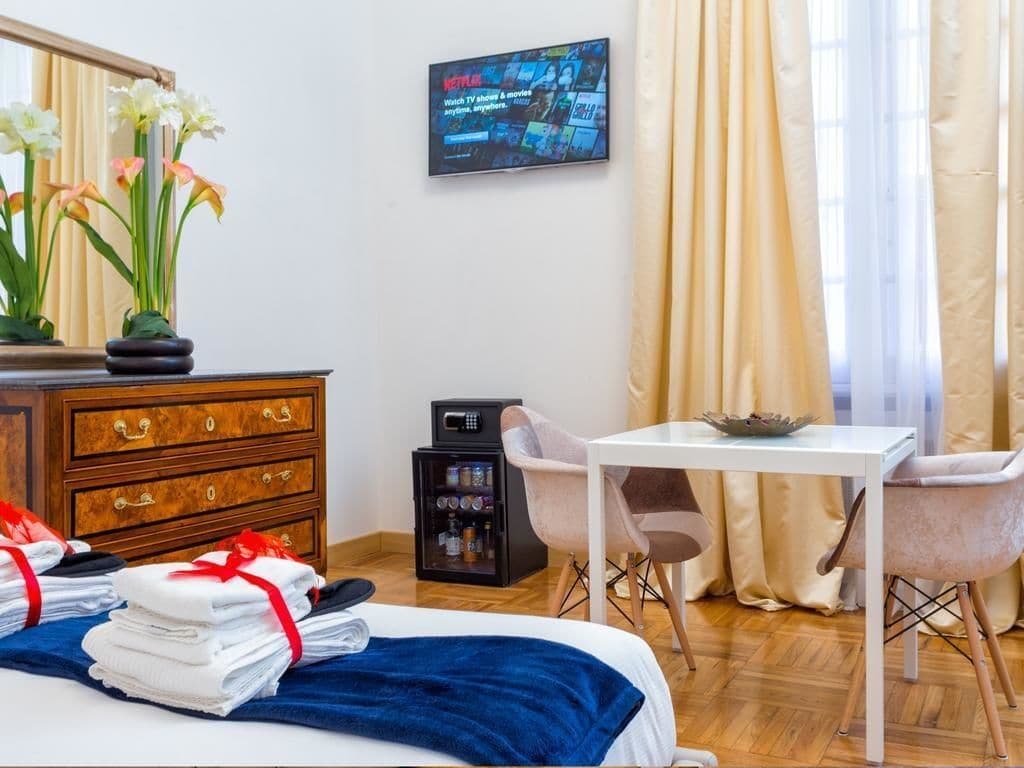 Queen Palace Guest house