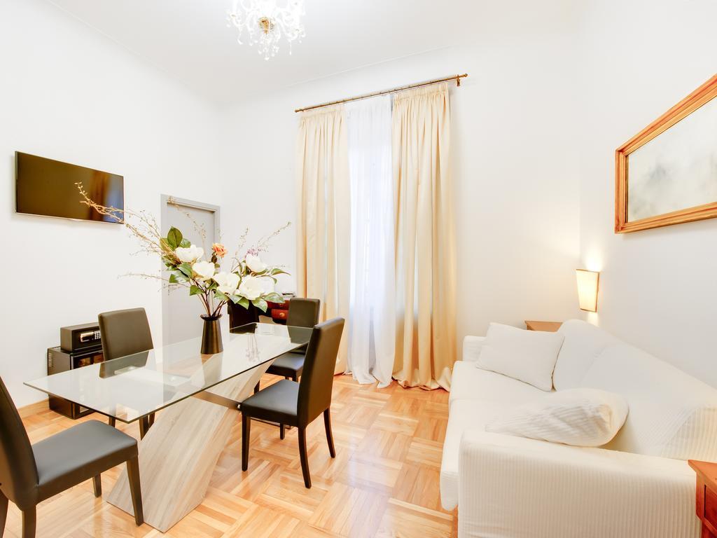 Guest house Queen Palace 2*